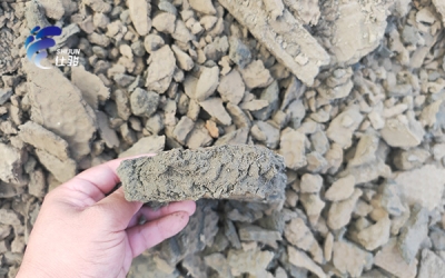 污泥深度脫水劑對板框壓濾機效果好嗎-粘濾布嗎？-青島仕駿